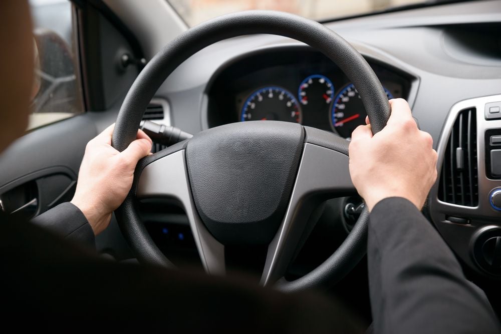 driving_with_a_shaky_steering_wheel_shutterstock_246715444